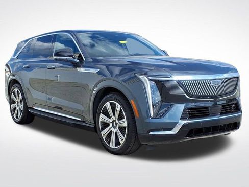 Certified 2025 Cadillac Escalade IQ Luxury 2 w/ LPO, Premium Carpet Package AWD/4WD image 7