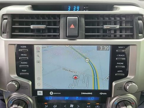 Used 2022 Toyota 4Runner Limited AWD/4WD image 17