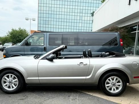 Used 2008 Ford Mustang Convertible RWD image 7