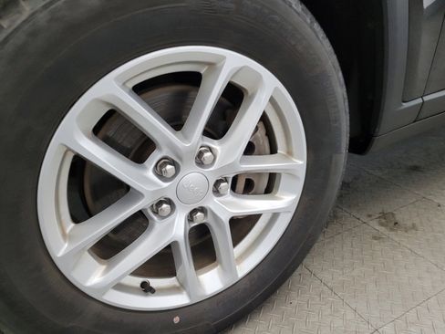 Used 2022 Jeep Grand Cherokee L Laredo w/ Luxury Tech Group I image 31