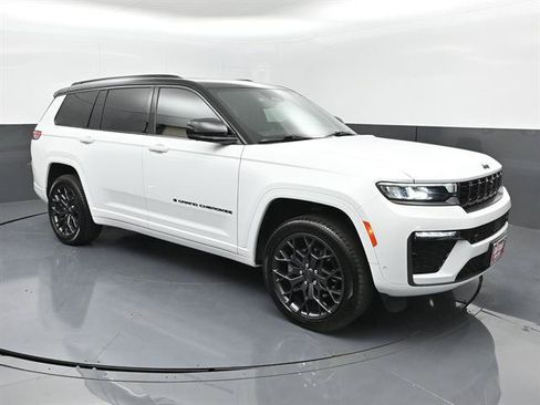 Used 2026 Jeep Grand Cherokee L Summit w/ Obsidian Package AWD/4WD image 2