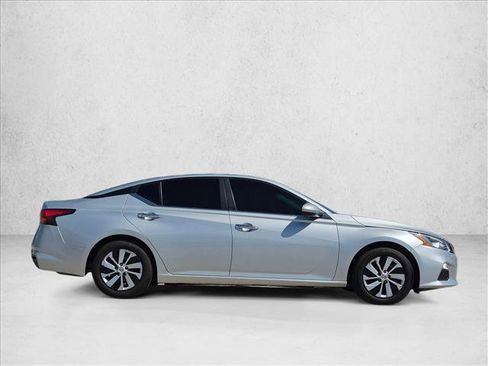 Used 2019 Nissan Altima 2.5 S FWD image 4