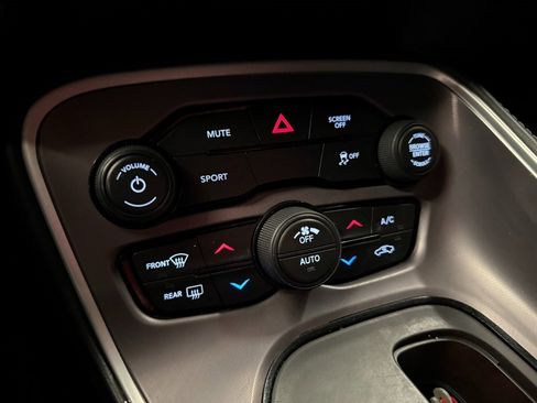 Used 2022 Dodge Challenger SXT w/ Blacktop Package image 15