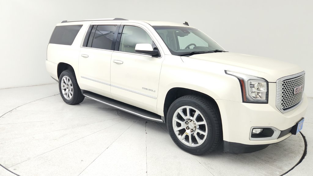 Used 2015 GMC Yukon XL Denali w/ Touring Package RWD image 1