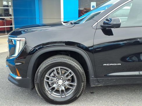 Used 2025 GMC Acadia Elevation image 7