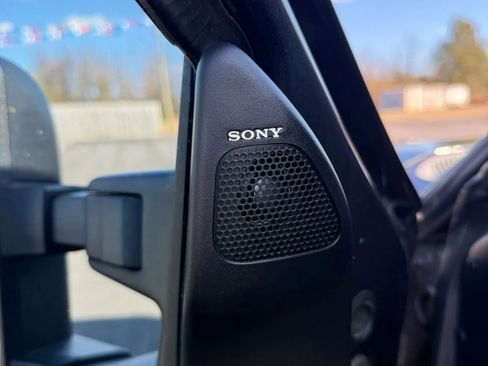 Used 2015 Ford F250 Lariat w/ Lariat Interior Package image 27