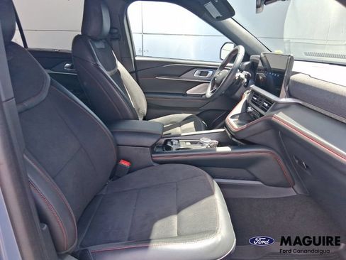 Used 2025 Ford Explorer ST AWD/4WD image 5