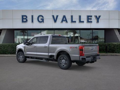 New 2026 Ford F250 Lariat w/ FX4 Off-Road Package image 4