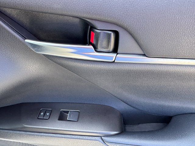 Used 2024 Toyota Camry XSE FWD image 8