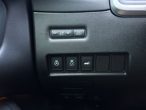 Used 2016 Nissan Murano Platinum w/ Platinum Technology Package FWD image 32
