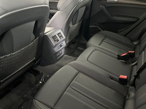 Used 2023 Audi Q5 e Premium Plus w/ Premium Plus Package image 11