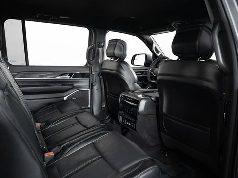 Used 2022 Jeep Wagoneer Series III image 24