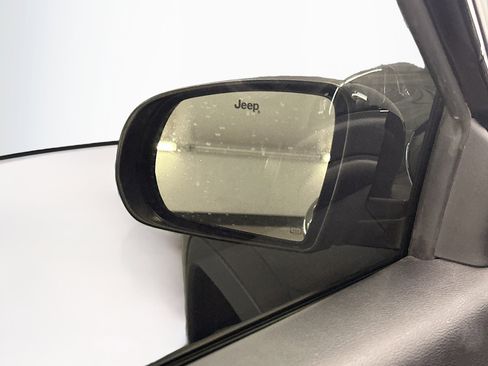 Used 2018 Jeep Compass Limited AWD/4WD image 16