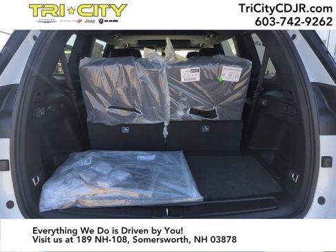 New 2025 Jeep Grand Cherokee L Altitude image 17