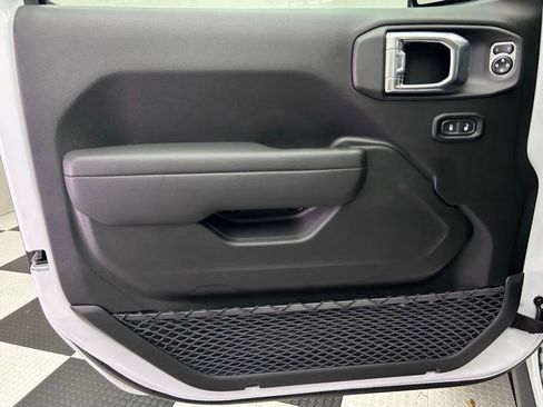 New 2026 Jeep Wrangler Unlimited Rubicon image 12