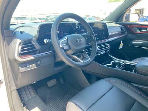 New 2026 Chevrolet Traverse Z71 w/ Driver Confidence Package AWD/4WD image 17