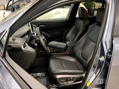 Used 2026 Toyota Corolla Cross XLE w/ Convenience Package image 8