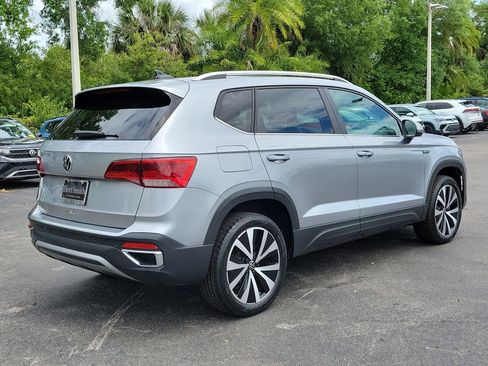 Used 2023 Volkswagen Taos SE image 3