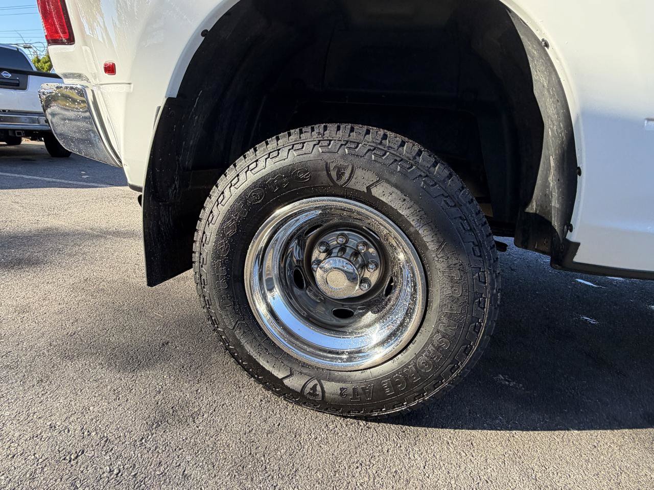 Used 2018 RAM 3500 SLT AWD/4WD image 18