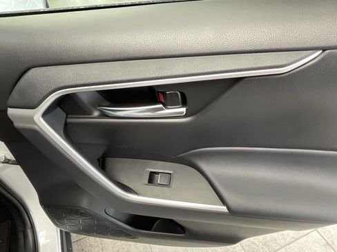 Used 2022 Toyota RAV4 XLE w/ Convenience Package image 18