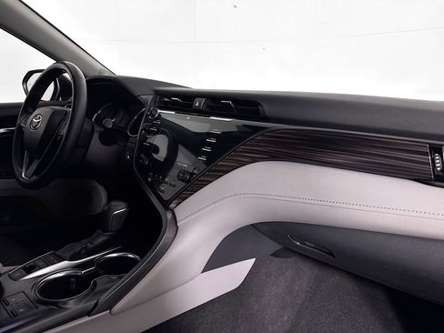 Used 2019 Toyota Camry XLE image 51