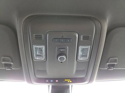 Used 2022 Chevrolet Suburban LT image 14