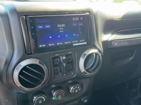 Used 2014 Jeep Wrangler Unlimited Sport w/ Quick Order Package 24S AWD/4WD image 17