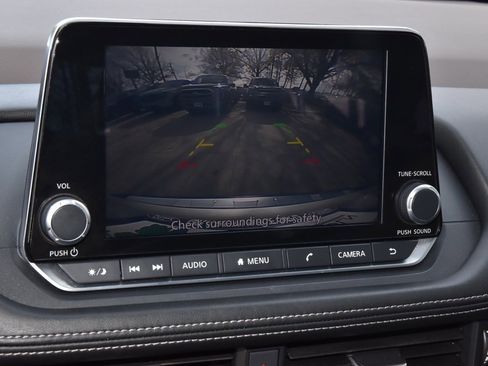 Used 2023 Nissan Rogue SV image 28