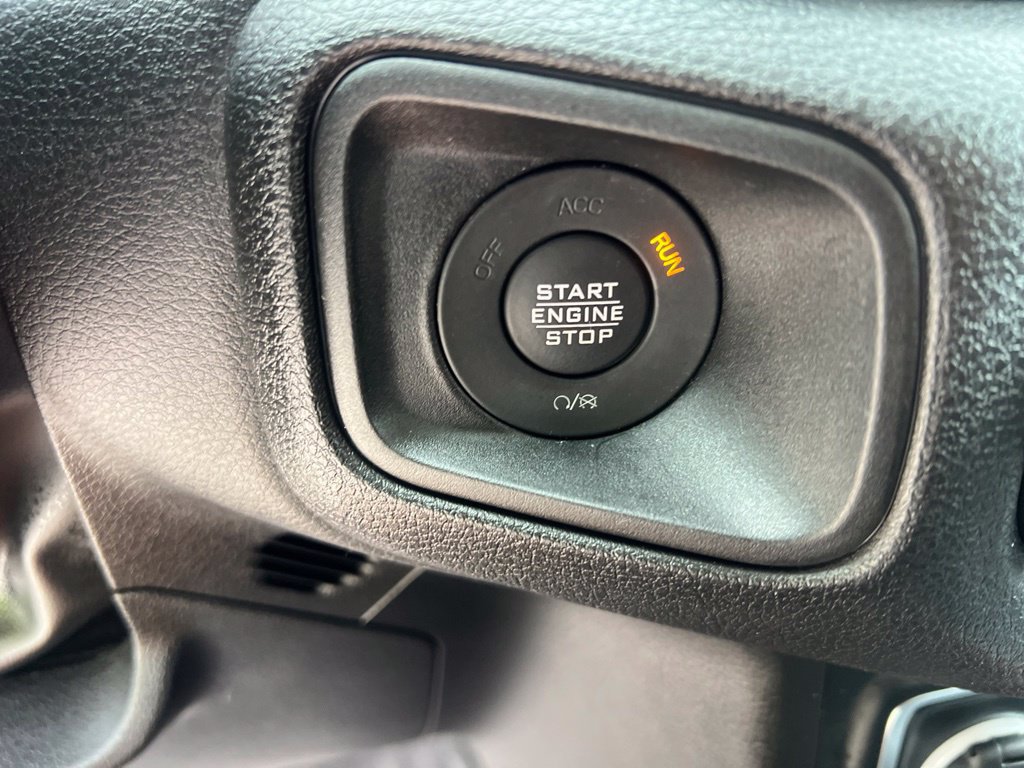 Used 2025 Jeep Wrangler Sport AWD/4WD image 33