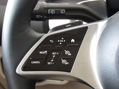 Used 2026 Mercedes-Benz GLB 250 4MATIC image 26