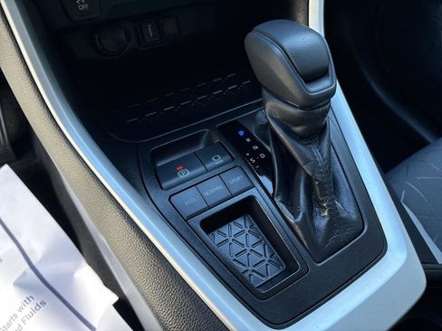 Used 2021 Toyota RAV4 XLE image 16