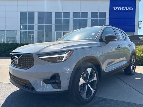 Certified 2026 Volvo XC40 B5 Plus AWD/4WD image 40