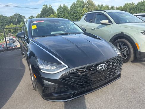 Used 2021 Hyundai Sonata SEL w/ Preferred Accessory Package FWD image 5