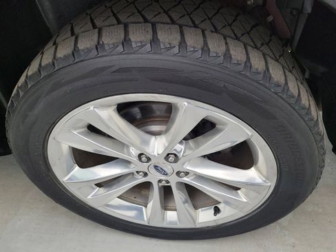 Used 2018 Ford Explorer XLT w/ Equipment Group 202A AWD/4WD image 31