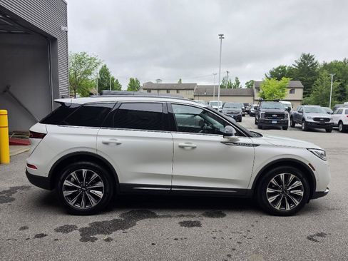 Used 2021 Lincoln Corsair Reserve w/ Equipment Group 201A AWD/4WD image 2