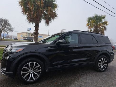 Used 2025 Ford Explorer ST-Line image 11