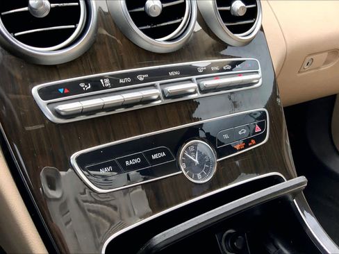 Used 2019 Mercedes-Benz C 300 Sedan image 36