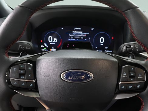 Used 2025 Ford Explorer ST AWD/4WD image 14