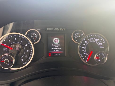 Used 2026 RAM 2500 Big Horn AWD/4WD image 4