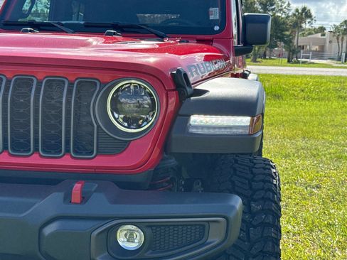 Certified 2026 Jeep Wrangler Unlimited Rubicon AWD/4WD image 9