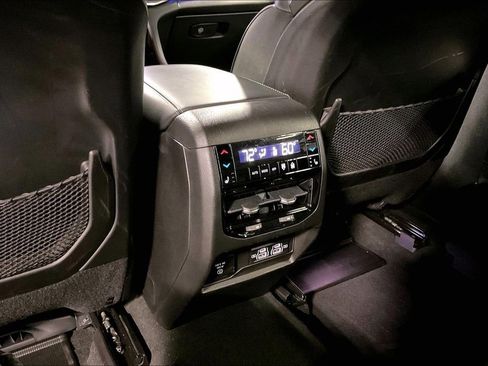 Used 2022 Jeep Grand Cherokee Overland w/ Adv Protech Group III image 32