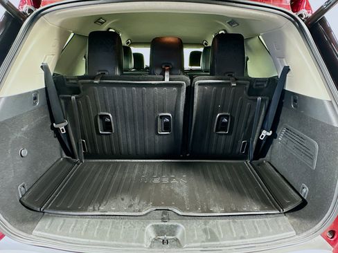 Used 2023 Nissan Pathfinder SL w/ Lighting Package (N92) FWD image 30