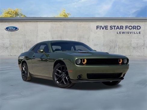 Used 2021 Dodge Challenger SXT w/ Blacktop Package image 2