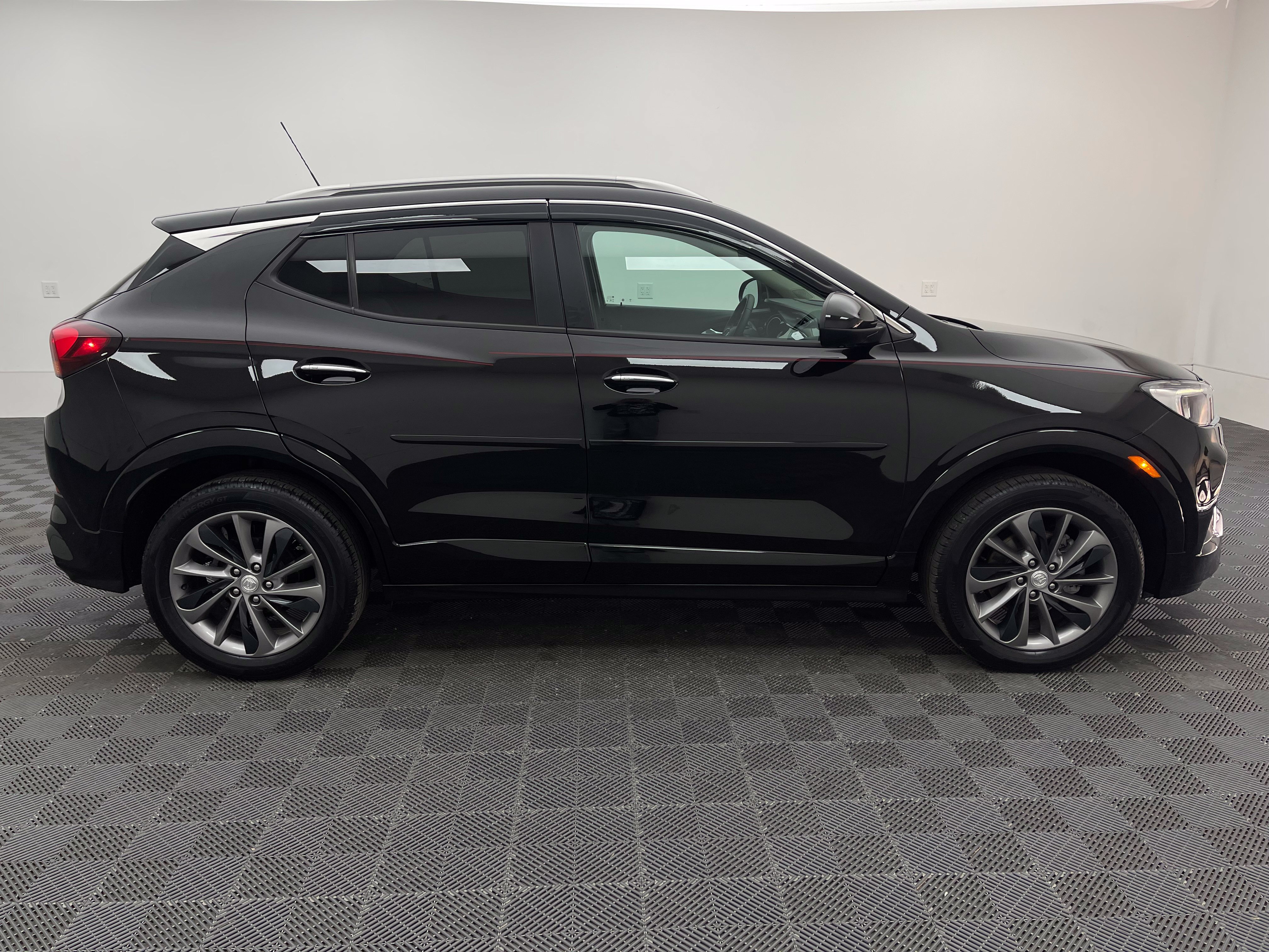 Used 2021 Buick Encore GX Select w/ Advanced Technology Package AWD/4WD image 7