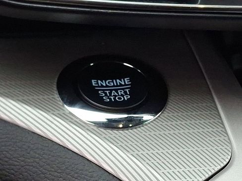 Certified 2024 Ford Explorer XLT w/ Equipment Group 202A image 23