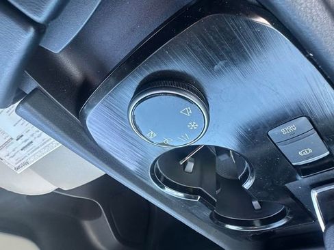 Used 2022 Nissan Rogue SV w/ SV Premium Package image 29