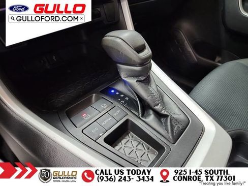 Used 2021 Toyota RAV4 LE image 27