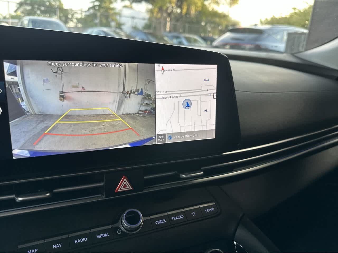 Used 2025 Hyundai Elantra Limited FWD image 19
