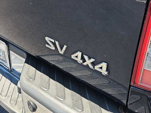 Used 2015 Nissan Frontier SV w/ SV Value Truck Package AWD/4WD image 9