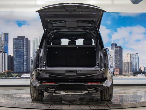 New 2026 Land Rover Range Rover SE image 12